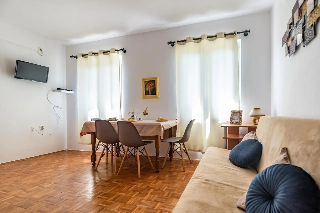 Apartments With A Swimming Pool Pula - 7356 Kroatien